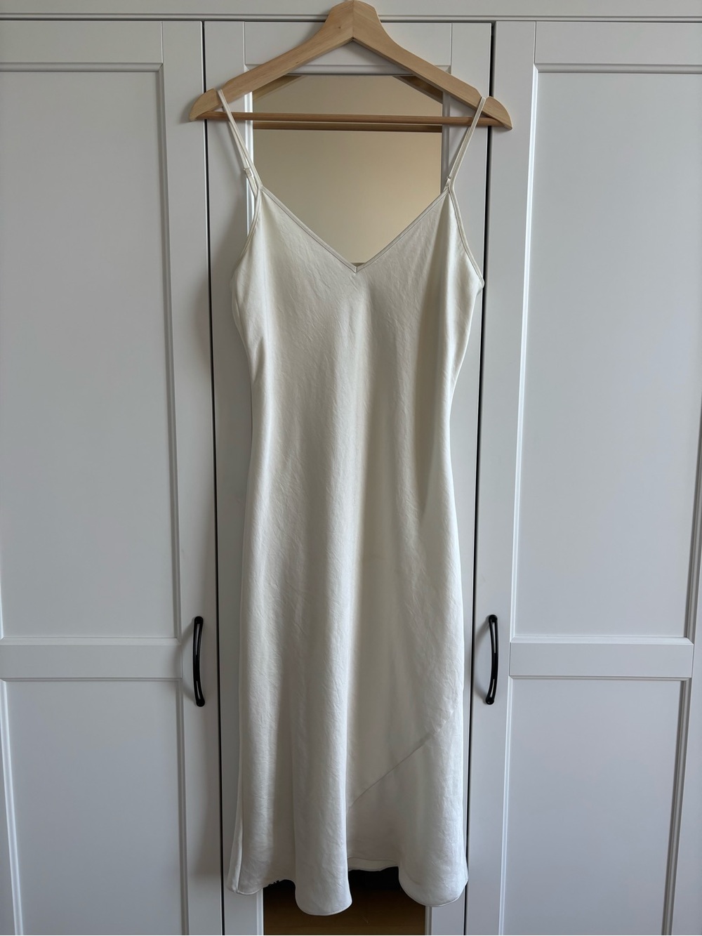 Wilfred Only Slip Satin Midi Dress with Spaghetti Straps